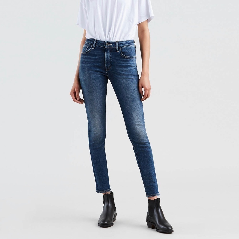 NWT Levi's Jeans Super Skinny High Waisted Size 24